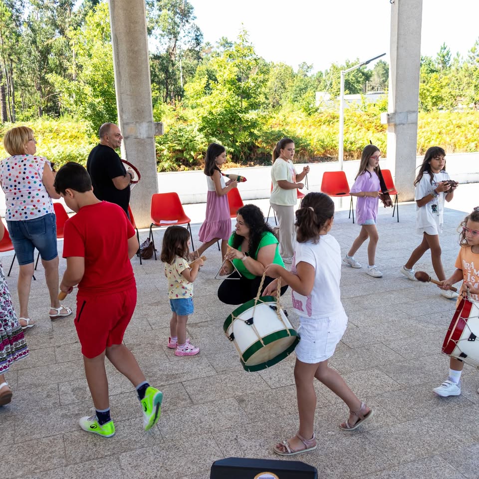 Atividade musical e de dança promovida pela Verde Gaio